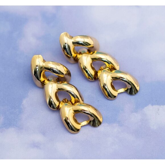 Vintage Minimalist Cuban Link Chain Gold Tone Dangle Earrings - S24 - Picture 1 of 2
